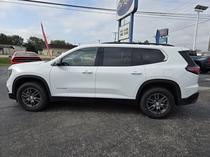 Used 2025 GMC Acadia Elevation FWD image 6