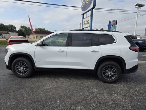 Used 2025 GMC Acadia Elevation image 6