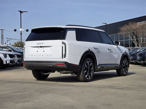 New 2027 Kia Telluride S w/ Towing Package image 5