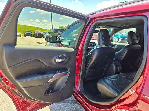Used 2019 Jeep Cherokee High Altitude AWD/4WD image 30