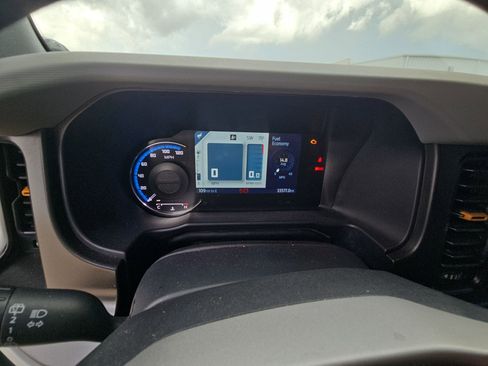 Used 2022 Ford Bronco Badlands image 17