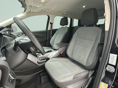 Used 2016 Ford Escape SE w/ Equipment Group 201A FWD image 13