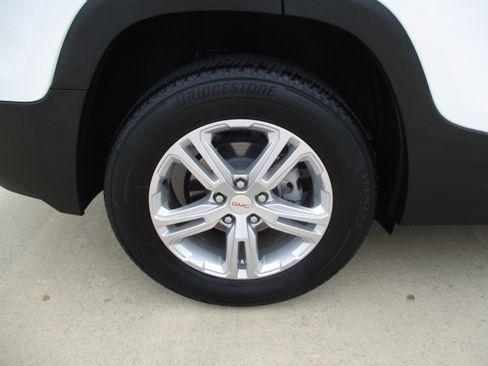 Used 2024 GMC Terrain SLE w/ Driver Convenience Package AWD/4WD image 13