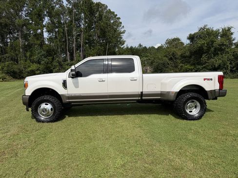Used 2019 Ford F350 King Ranch w/ King Ranch Ultimate Package AWD/4WD image 8