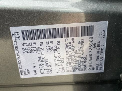 Used 2024 Nissan Rogue S FWD image 27