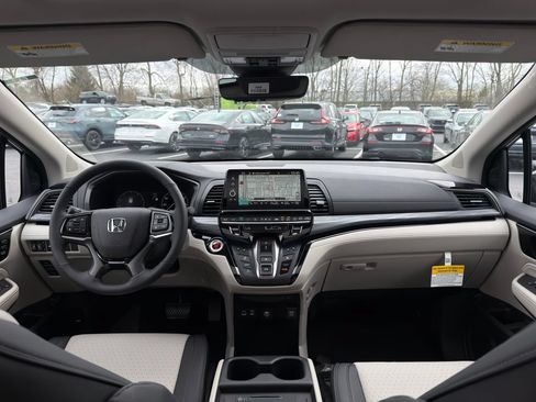 Certified 2026 Honda Odyssey Elite image 12