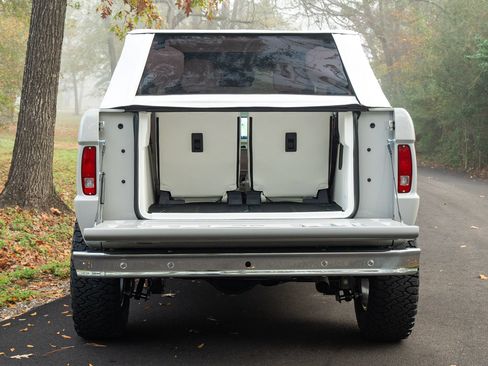 Used 2024 Ford Bronco Black Diamond AWD/4WD image 17