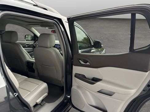 Used 2020 GMC Acadia SLT AWD/4WD image 18