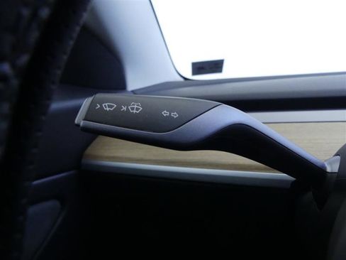 Used 2019 Tesla Model 3 Standard Range Plus image 20