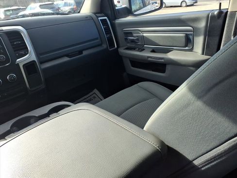 Used 2019 RAM 1500 Classic SLT image 14