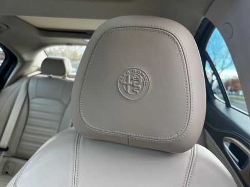 Used 2019 Alfa Romeo Giulia Ti w/ Quick Order Package 22X Lusso image 21