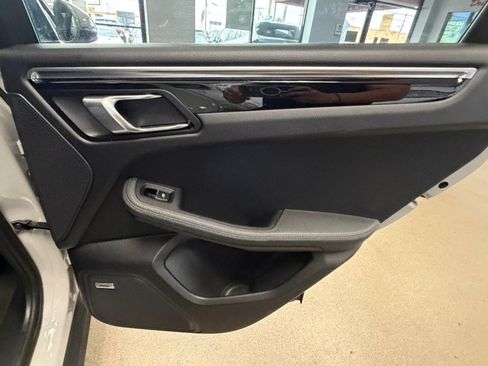 Used 2021 Porsche Macan S AWD/4WD image 63