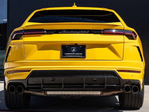 Used 2021 Lamborghini Urus AWD/4WD image 7