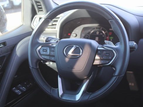 Used 2024 Lexus LX 600 4WD w/ Luxury Package image 28