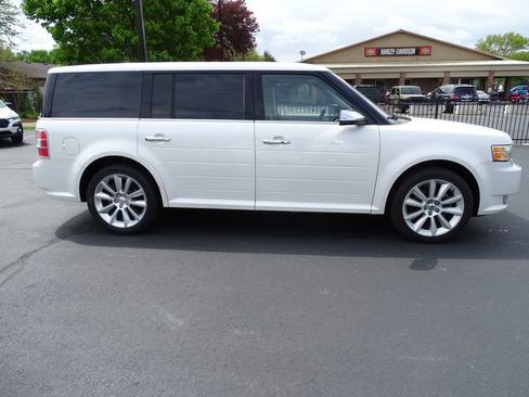 Used 2011 Ford Flex Limited w/ Rapid Spec Order Code FWD image 5