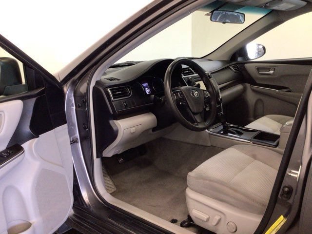 Used 2017 Toyota Camry LE FWD image 9