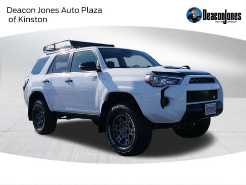 Used 2020 Toyota 4Runner SR5 image 1