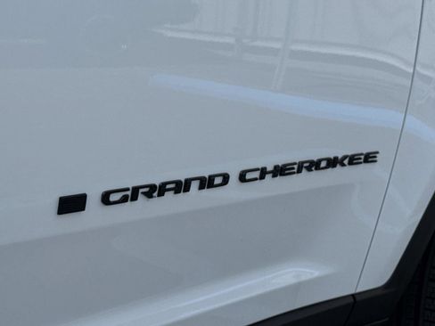 New 2026 Jeep Grand Cherokee L Limited w/ Limited Altitude Package image 32