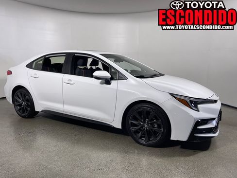 Certified 2024 Toyota Corolla SE w/ SE Premium Package FWD image 1