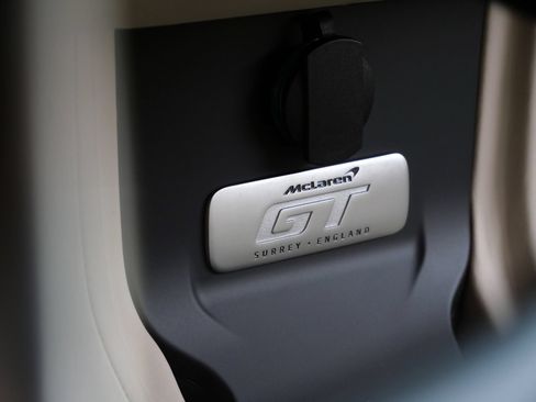 Used 2023 McLaren GT RWD image 22