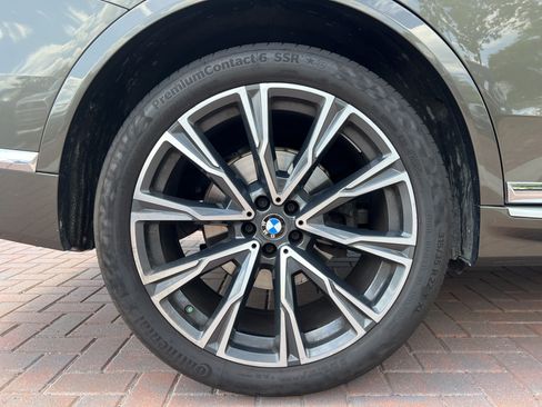 Used 2021 BMW X7 xDrive40i w/ Premium Package AWD/4WD image 13
