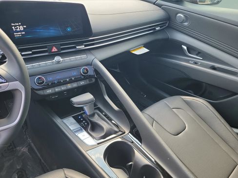 New 2026 Hyundai Elantra Limited image 27