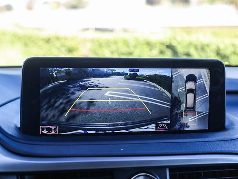 Used 2022 Lexus RX 450h AWD w/ Premium Package image 30