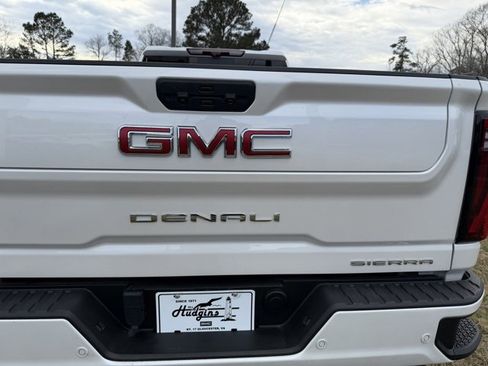 Used 2024 GMC Sierra 3500 Denali w/ Denali Reserve Package image 11