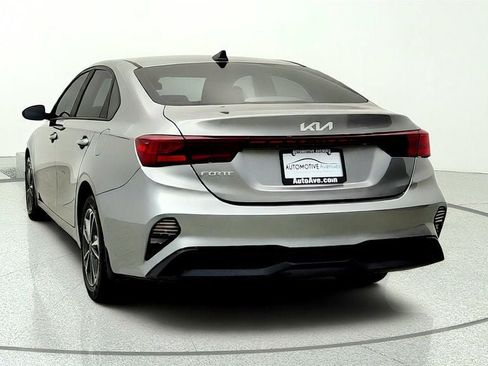 Used 2023 Kia Forte LXS FWD image 6