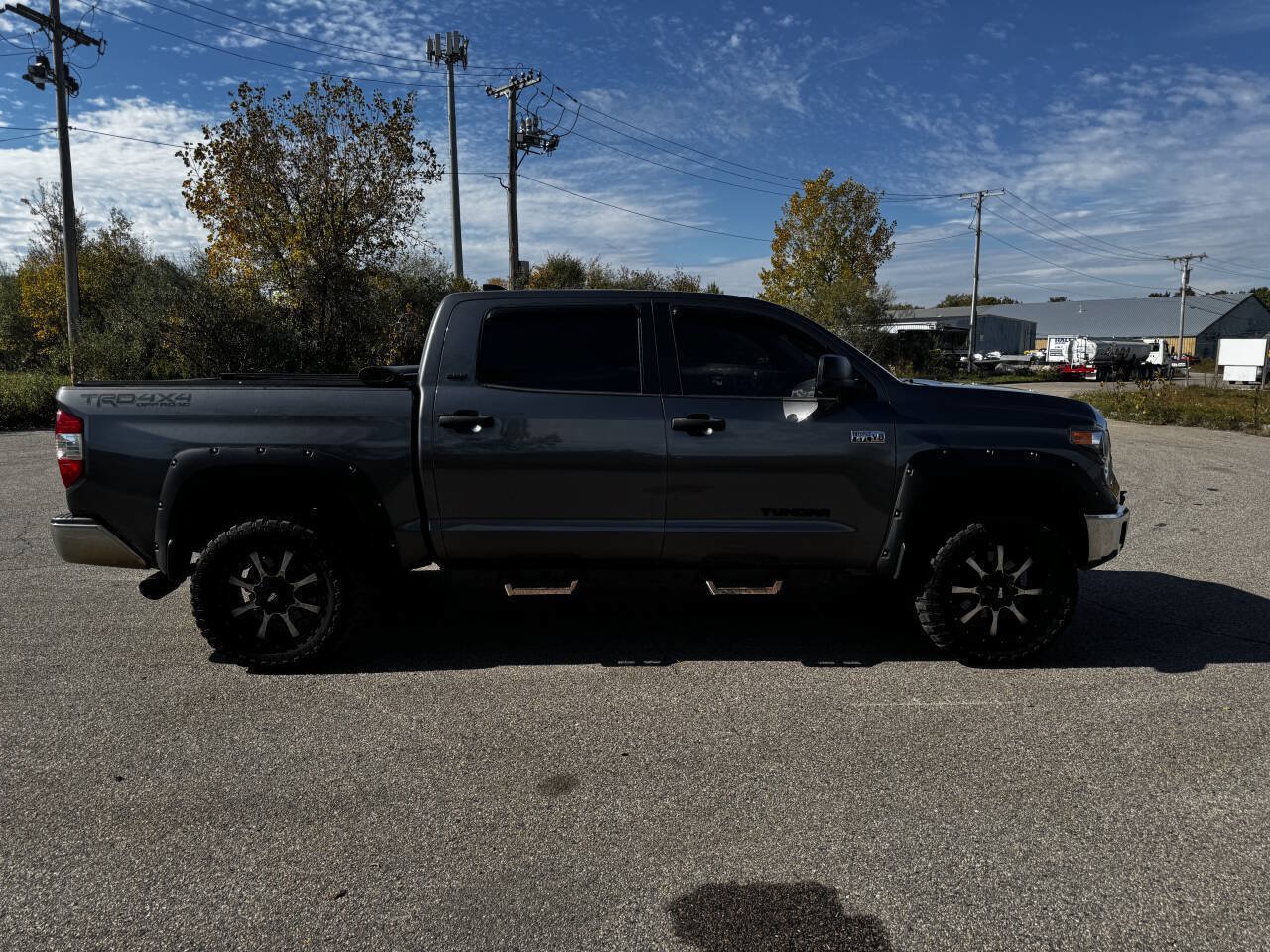Used 2020 Toyota Tundra SR5 w/ SR5 Upgrade Package AWD/4WD image 5