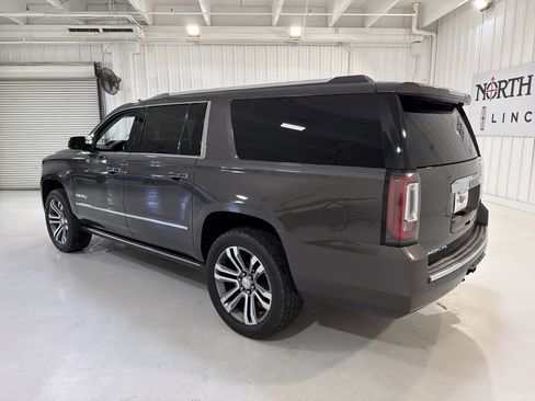 Used 2019 GMC Yukon XL Denali w/ Denali Ultimate Package image 3