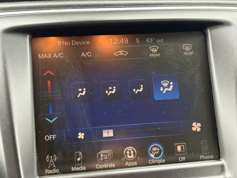 Used 2016 Chrysler 200 Limited w/ Convenience Group FWD image 18