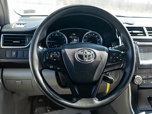 Used 2016 Toyota Camry LE image 35