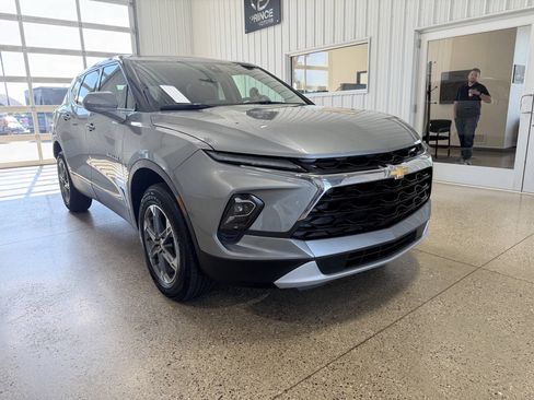 Used 2024 Chevrolet Blazer LT w/ LPO, Floor Liner Package FWD image 9