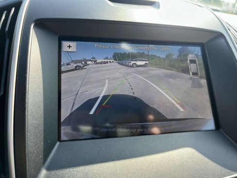 Used 2019 Ford Edge SEL w/ Equipment Group 201A FWD image 21