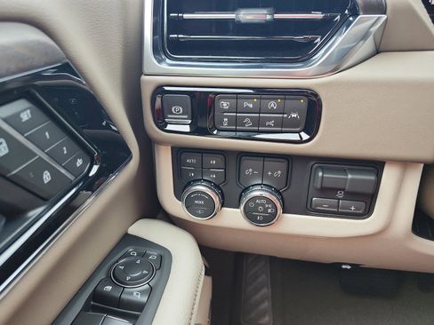 New 2026 GMC Yukon XL Denali AWD/4WD image 19