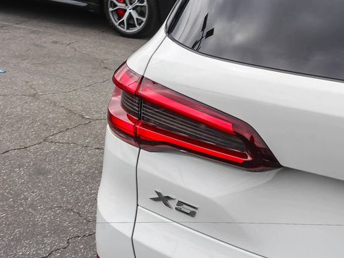 Certified 2023 BMW X5 sDrive40i w/ Premium Package RWD image 7