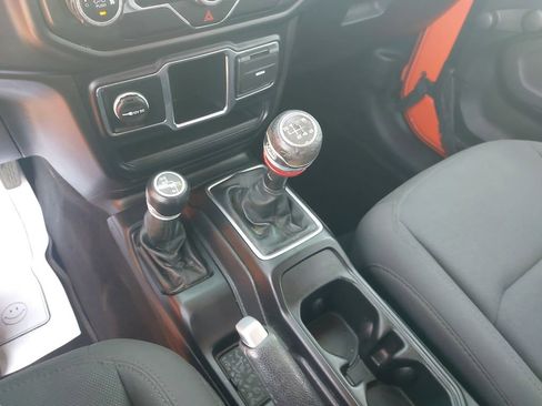 Used 2019 Jeep Wrangler Sport AWD/4WD image 21