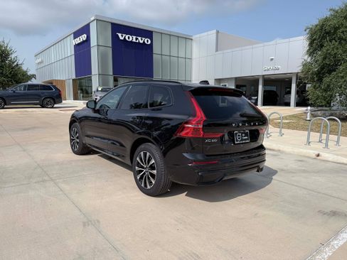 Certified 2025 Volvo XC60 B5 Plus AWD/4WD image 4