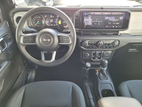 Certified 2025 Jeep Wrangler Unlimited Sahara w/ Safety Group AWD/4WD image 7