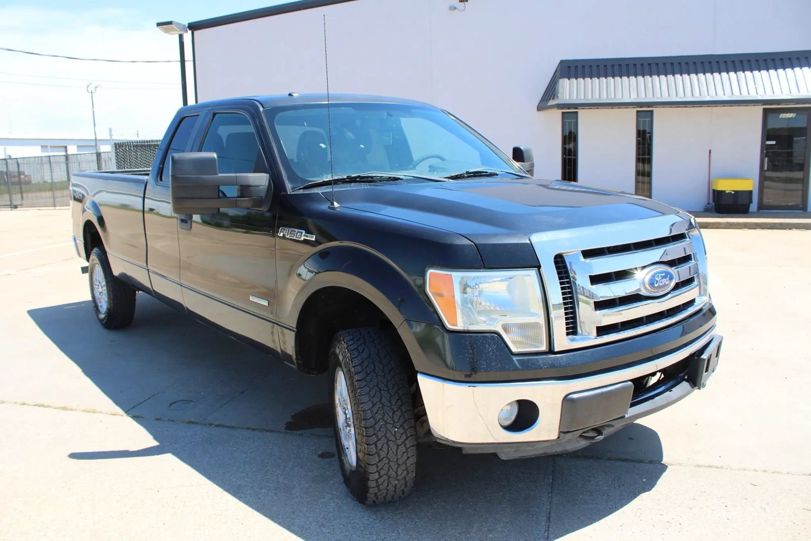 Used 2011 Ford F150 XLT AWD/4WD image 3