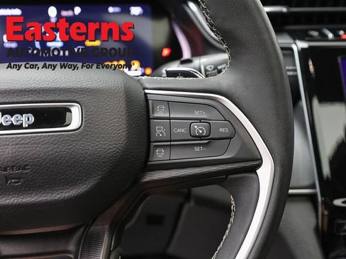 Used 2024 Jeep Grand Cherokee Altitude AWD/4WD image 16