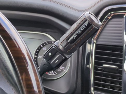 Used 2021 Nissan Titan Platinum Reserve w/ Moonroof Package image 33