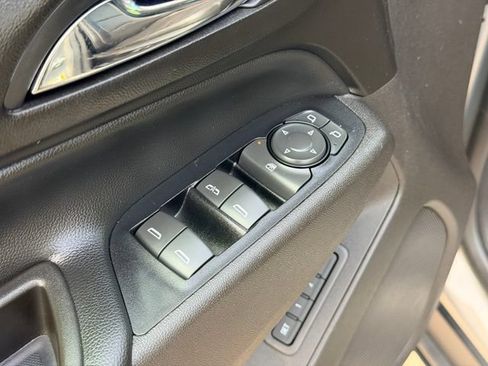 Used 2018 Chevrolet Equinox Premier w/ Infotainment II Package AWD/4WD image 20