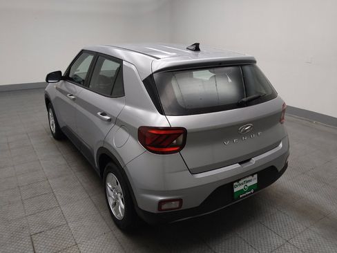 Used 2021 Hyundai Venue SE FWD image 5