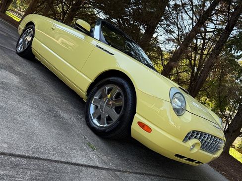 Used 2002 Ford Thunderbird image 37