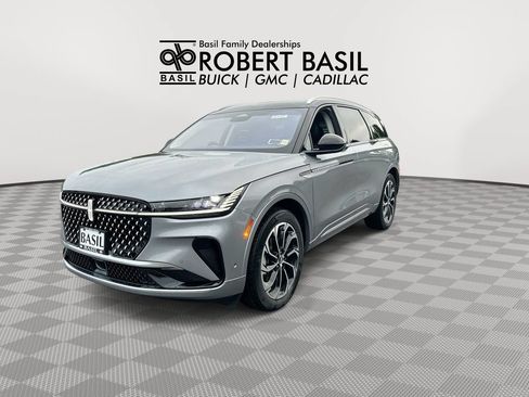 Used 2024 Lincoln Nautilus Reserve w/ Equipment Group 202A AWD/4WD image 4