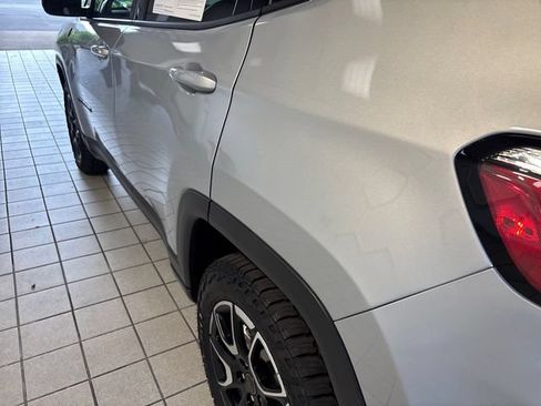 Used 2026 Jeep Compass Trailhawk AWD/4WD image 19