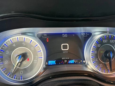 Used 2017 Chrysler 300 S AWD/4WD image 21