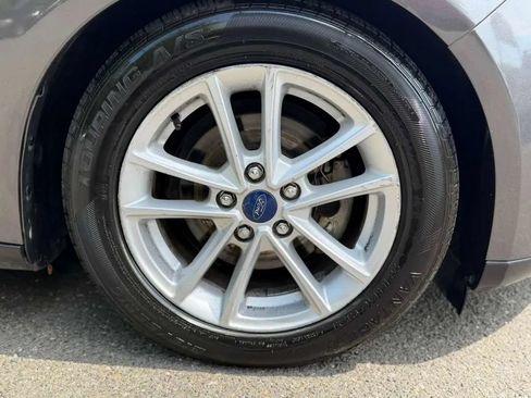 Used 2017 Ford Focus SE FWD image 19